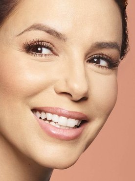 Dagcreme Aanbrengen Artikel Eva Longoria Revitalift Hero