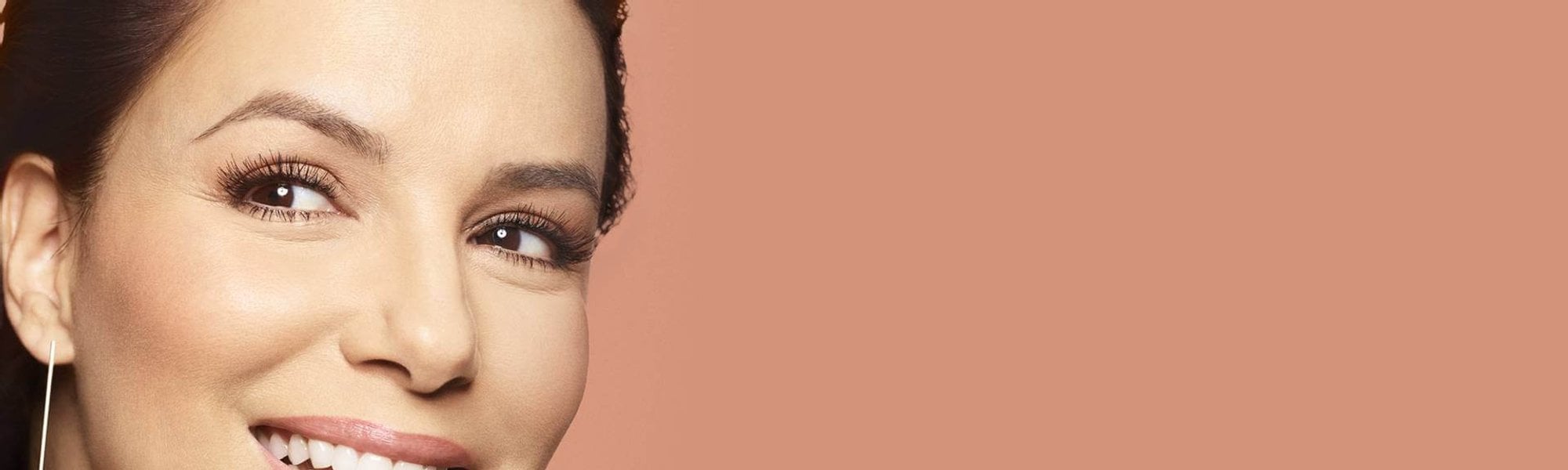 Dagcreme Aanbrengen Artikel Eva Longoria Revitalift Hero