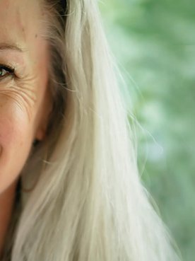 Hoe houd je je huid soepel en stralend na de overgang? hero
