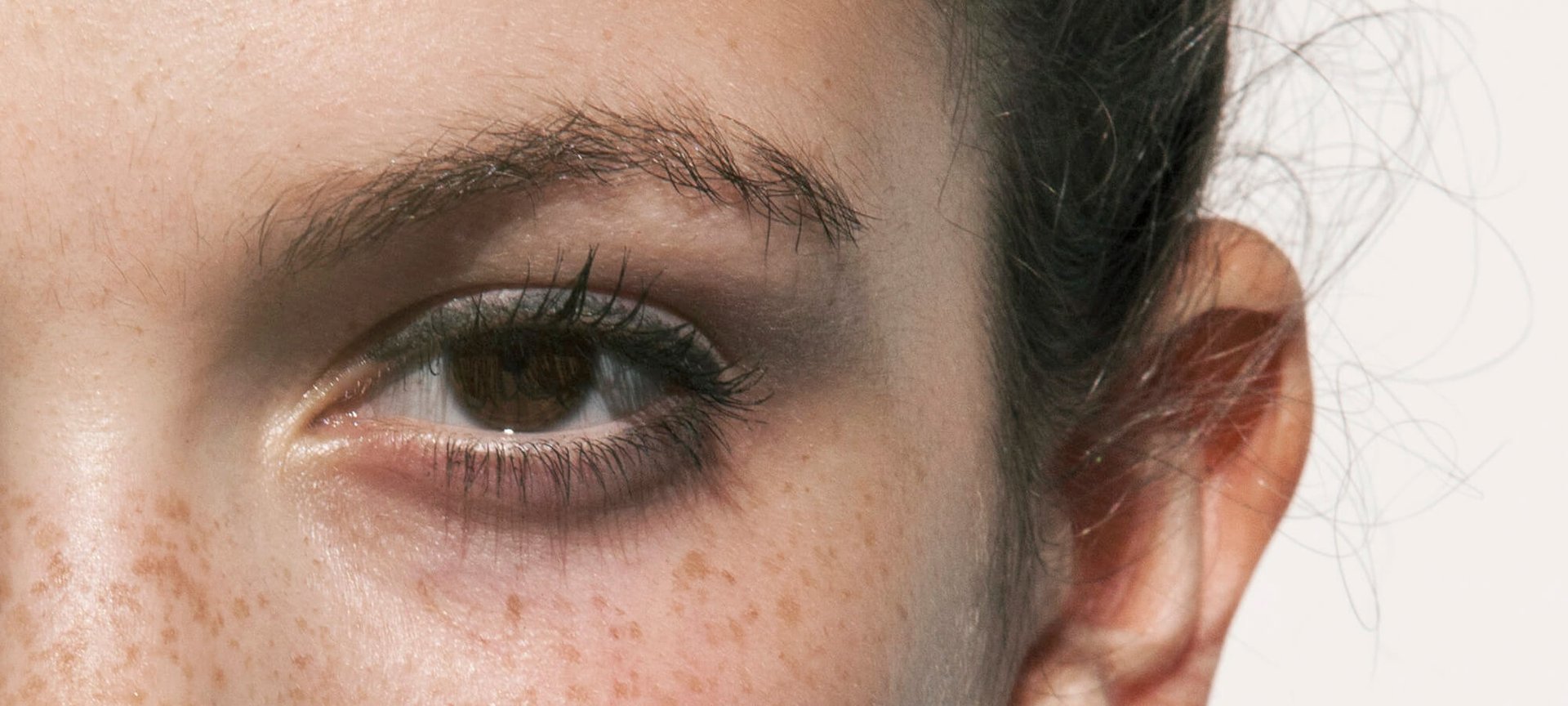 Hoe krijg je lange, weelderige wimpers? artikel