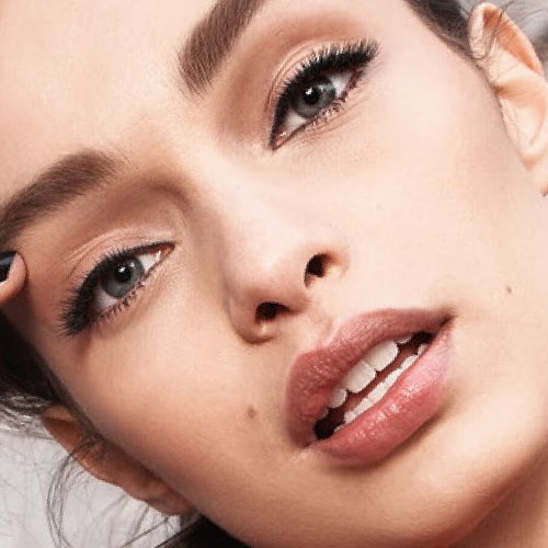 Luma Grothe Unbelievabrow Hero