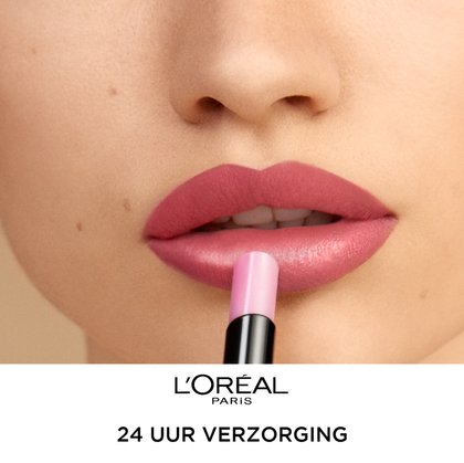 Infaillible lippenstift 24h close-up applicatie